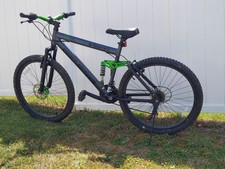 Genesis V2100 Mountain Bike Bicycle 