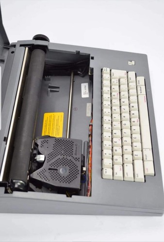 Smith Corona SL470 Vintage Electronic Typewriter with Case Cover (Parts only) - Picture 4 of 12