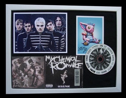 MY CHEMICAL ROMANCE+SIGNED+FRAMED+BLACK PARADE=100% GENUINE+EXPRESS GLOBAL SHIP
