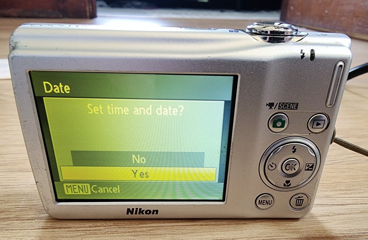 Nikon COOLPIX S203 10.0MP Silver Compact Digital Camera | eBay