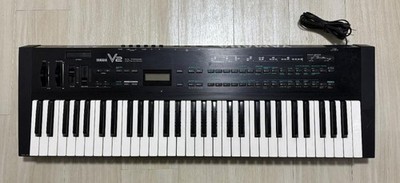 Yamaha V2 シンセサイザー Yamaha V2 61-Key Digital Synthesizer Keyboard w/ Power Cable from