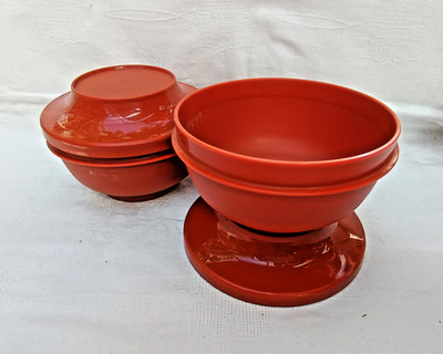 2 Stück Retro-Servierschalen Tupperware ''Duo Oriental'' rot mit Deckel