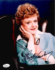 ANGELA LANSBURY HAND SIGNED 8x10 PHOTO    GREAT POSE     JESSICA FLETCHER    JSA