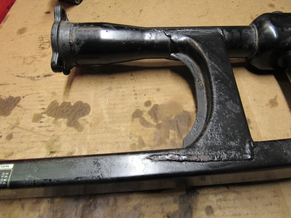 1983 CB650SC Nighthawk 650 Rear Swing arm Foto 3 de 4