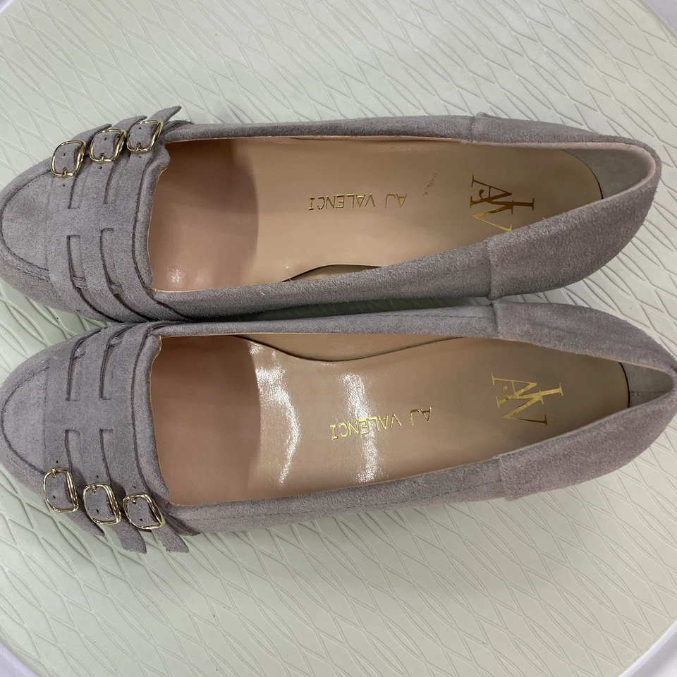 AJ Valenci Mujer Gris Claro Gamuza Tacón Cono 2”-Talla 9W-Mocasín-Hebillas Doradas-NUEVO SIN ETIQUETAS Foto 4 de 4