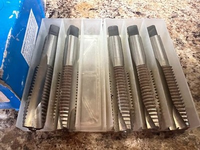 Box of 5 Greenfield 5/8''-11  Plug NC hand taps old stock
