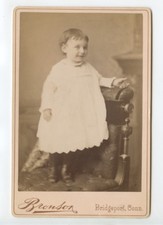 CAB CARD PHOTO GIRL SMILING RARE, FROM BRIDGEPORT, CT, BY BRONSON, GRAPHIC BACK