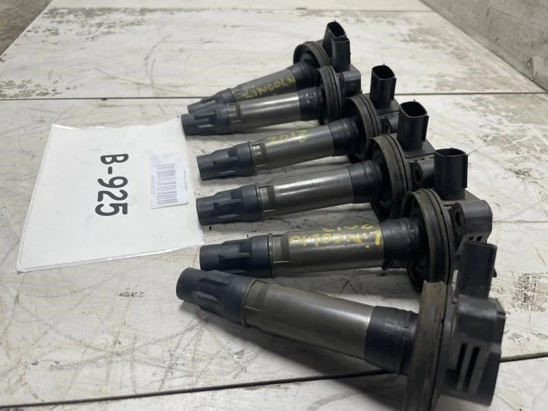 Juego de bobinas de encendido Lincoln MKS 2013 OEM Foto 2 de 4