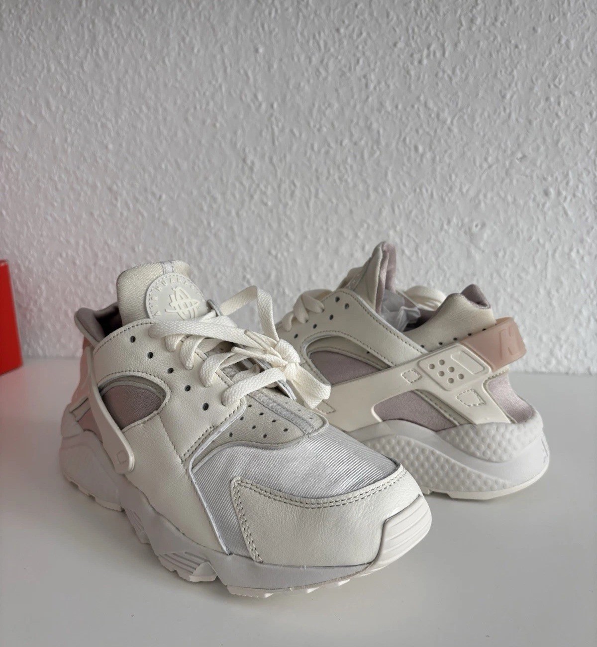 Neu mit Karton Nike Air Huarache Sneaker EU 40,5 unisex Elfenbein light bone 2