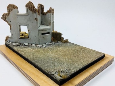 Gebautes Dirorama in 1/72: Ruine mit Bunker, für Fahrzeuge des 2. Weltkriegs
