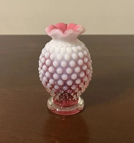 VTG c1940s Fenton Cranberry Opalescent Hobnail 3.75” Mini Ruffled Bud Vase #3855