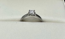 Platin runder Brillantschliff Diamant Verlobungsring. GR K