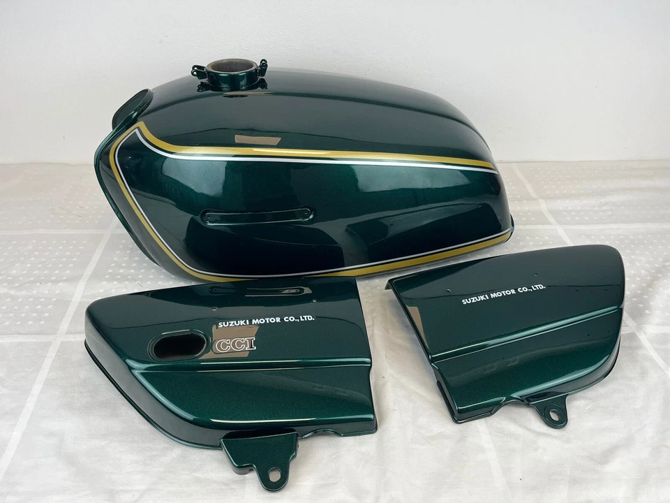 JUEGO CALCOMANÍAS TANQUE SUZUKI GT550 1976 GT550 Foto 4 de 4