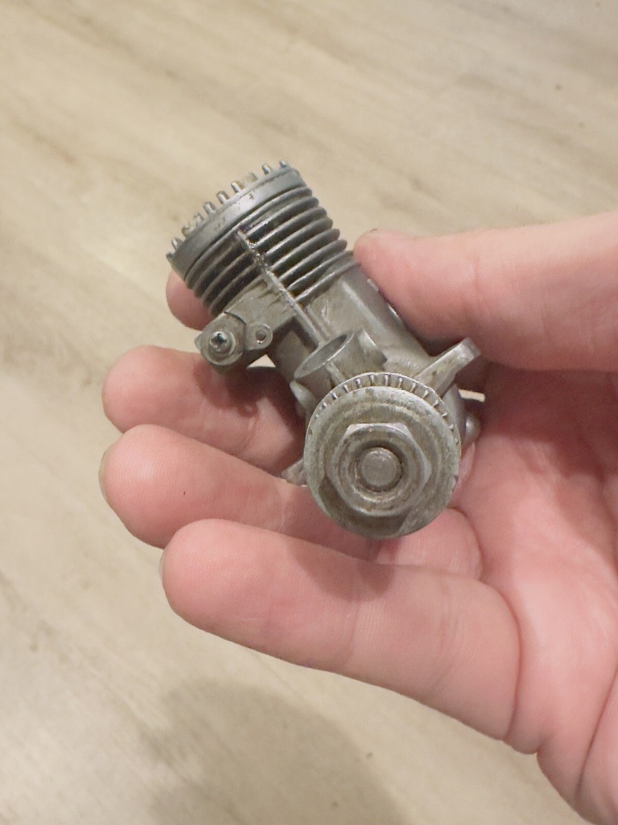 Vintage Veco 19 RC Engine, no Muffler Spins Nicely Good Condition