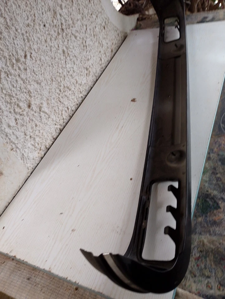 Parachoques delantero original peugeot 104 NOS Foto 4 de 4