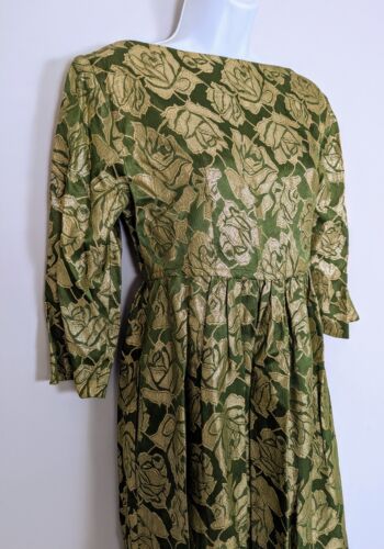 Vintage 1950s Best & Co. Styled by Dorian Green Brocade Gold Lamé Hostess Gown - Picture 4 of 16