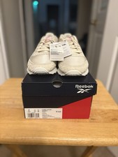 Women  s Reebok Classic Size 7
