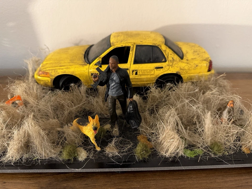 “I Am legend” Movie Themed Diorama With 1/18 NYC Taxi Diecast Crown Victoria - Image 4 of 4