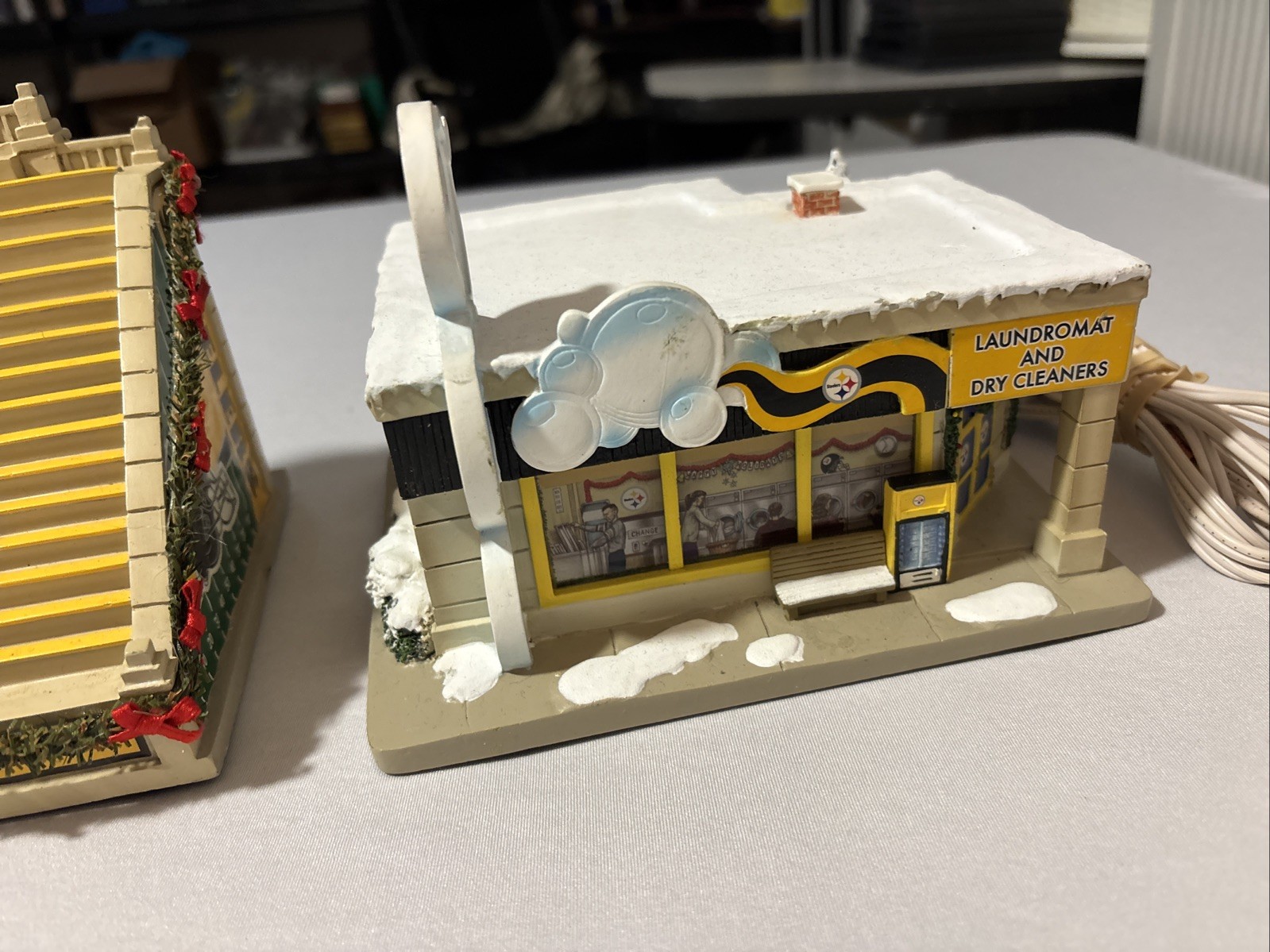 Pittsburgh Steelers Hawthorne Village Stadium , Laundromat