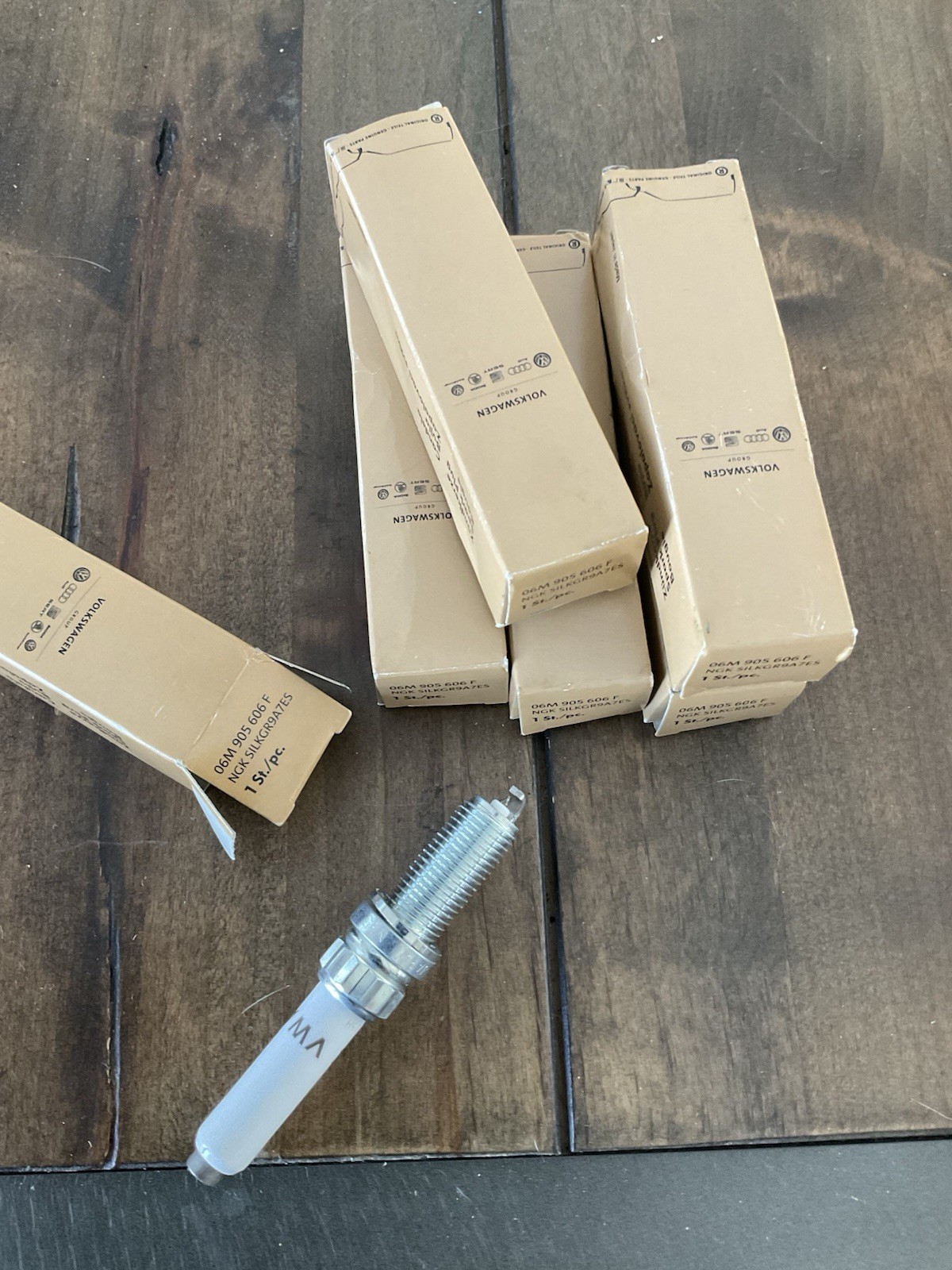 OEM Audi 06M-905-606F Ngk Spark Plugs EA839 EA825 9A2 Engines Q7 RS5 S4 S5 S6 S7