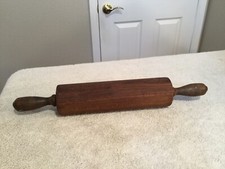Vintage Wooden Rolling Pin. 10&rdquo; Roller.