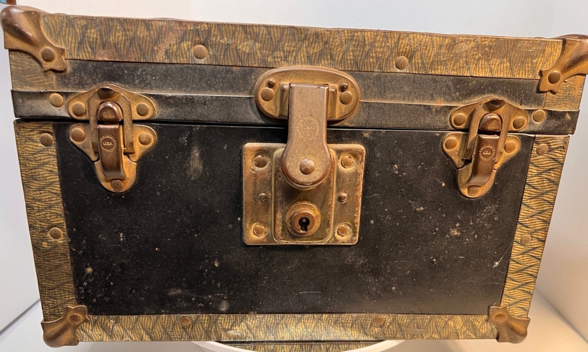 Antique Steamer Trunk Salesman Sample w/Eagle Lock co With Tray | eBay