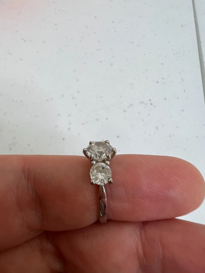 Lia Sophia Ring Size 5 Rhinestone Silver Tone 3 Stones LS Clear Crystal - Image 3 of 4