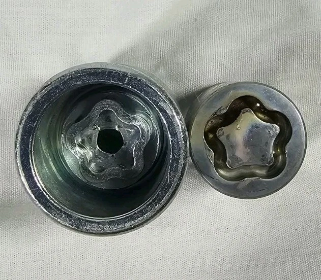 KIA OEM Wheel Lock Key Only Genuine McGard 046155 U8440 10000 - Image 4 of 4