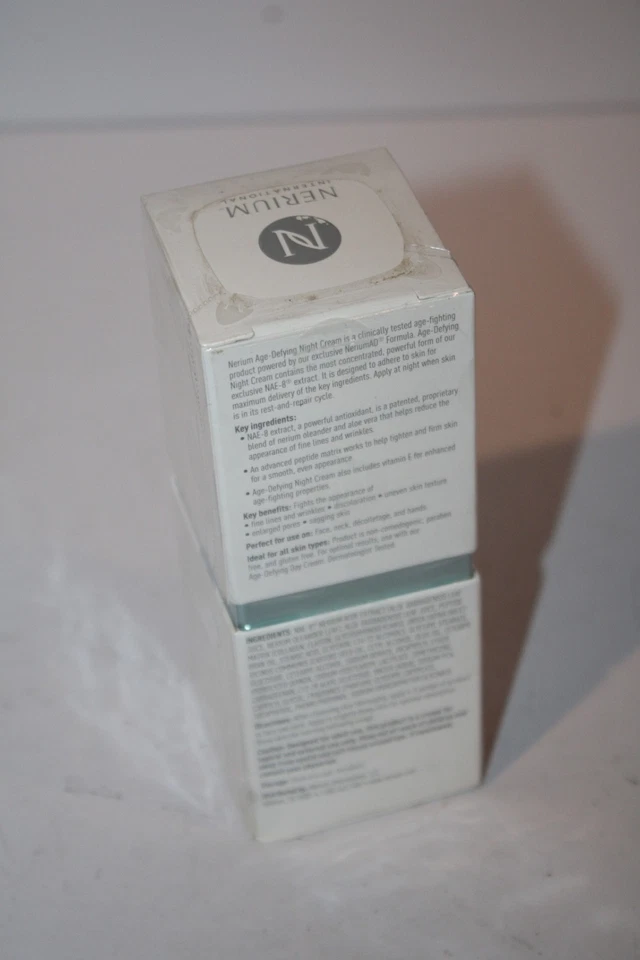 Crema de noche Nerium AD Age Defying tratamiento facial fórmula original 1 oz/30 ml SELLADA Foto 3 de 4