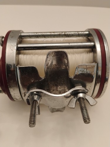Penn Squidder No. 140 Fishing Reel With Rod Clamp - Picture 3 of 10