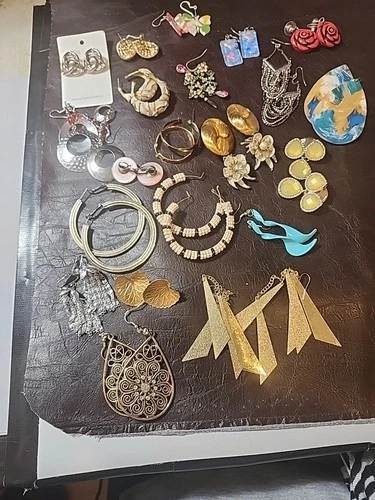 Granny VTG Estate costume jewelry NECKLACES, EARRINGS Crafts, K152 Wear Resell