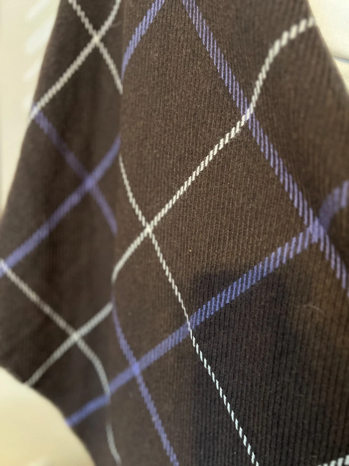 Poncho manta a cuadros marrón Uniqlo para mujer talla única otoño envoltura fría dinero viejo Foto 3 de 4