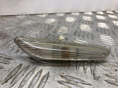 BMW 5 Touring E61 Kotflügelblinker vorne links 8382104 3.00 Diesel 22991335