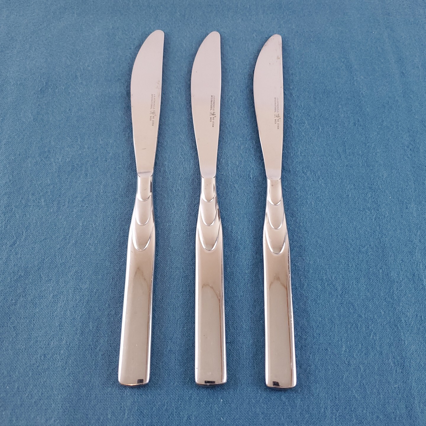 (3) Dinner Knives Solid JA Henckels Zwilling RAPTURE Stainless China