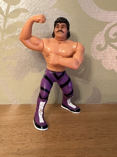 WWF WWE Hasbro Wrestling Figure. Series 1: Ravishi...