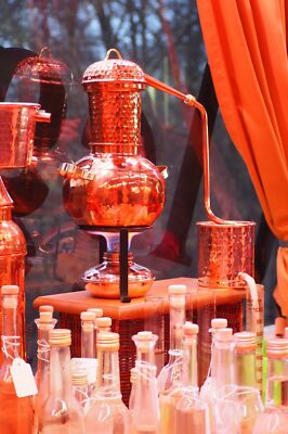 Petits Appareils de Distillation en Cuivre