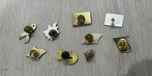 Lot of 9 Vintage American Flag Ribbon Patriotic Pins Hat/Lapel/Tie Classic Old - Picture 2 of 10