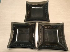 3 anciens plats en verre noir fumé SMIRNOFF ARGENT POUR LA STERLING MARTINI