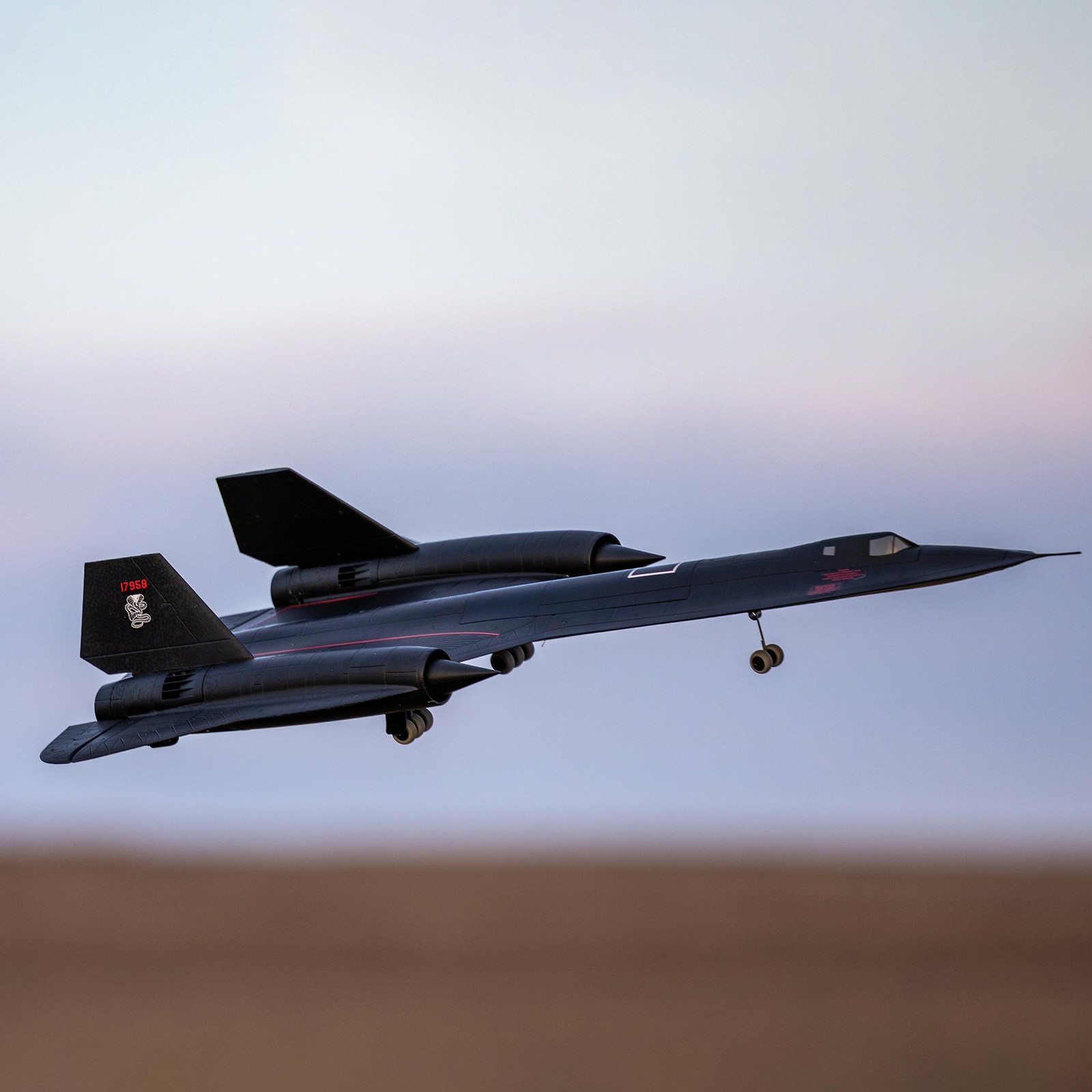 E-flite RC Airplane SR-71 Blackbird 40mm Twin EDF BNF Basic   EFL02050