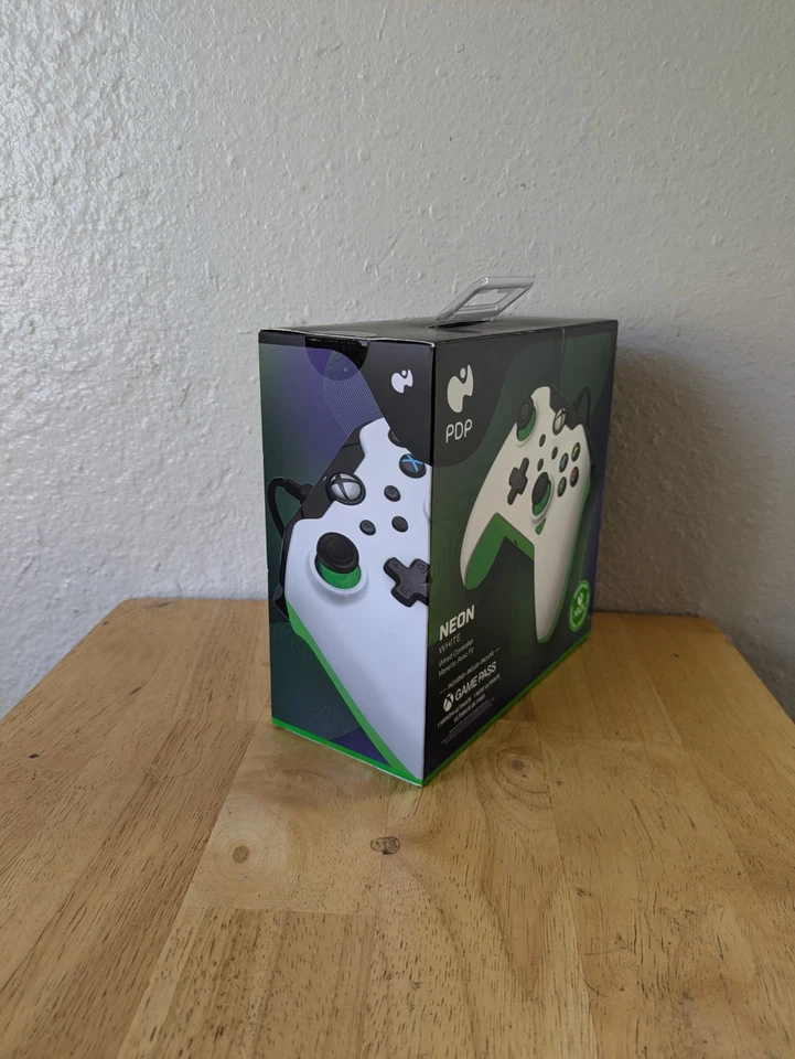 PDP Neon White Xbox Controller Wired with Game Pass Compatibility - Image 4 of 4