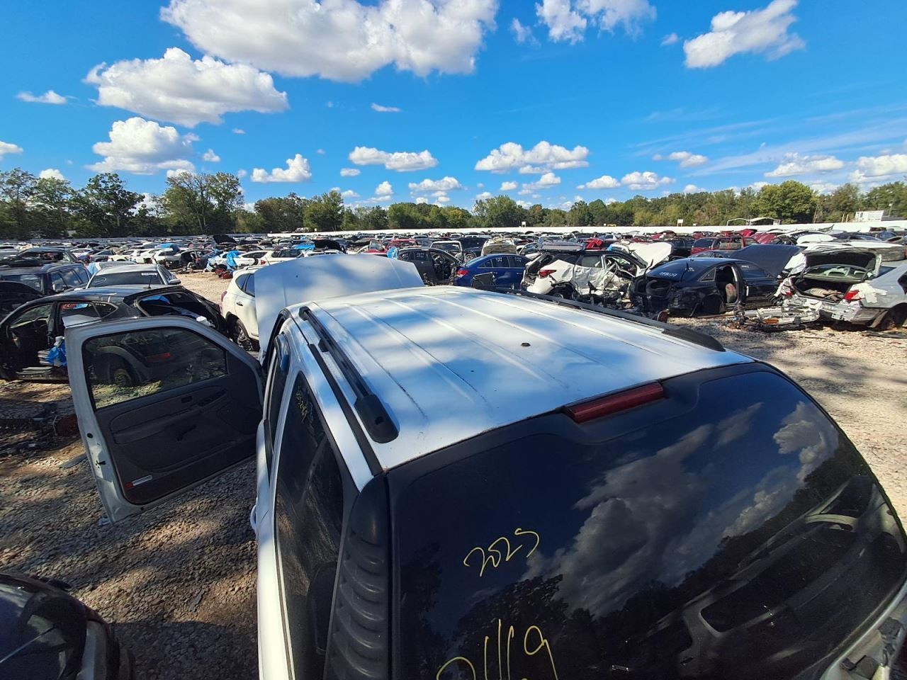 Temperature Control Roof Mounted Auxiliary Fits 03-06 SUBURBAN 1500 2621230