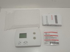 Honeywell PRO 4000 5-2 Day Programmable Thermostat (TH4110D1007) Works Good