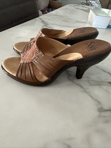 Soffit Noel Brown Leather Heel Sandals W/ Embroidered Design 7 M - Picture 3 of 8