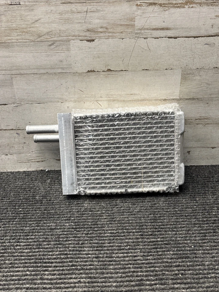 Núcleo de calefacción de climatización Agility Auto Parts 9010111 para Jeep-CJ5, CJ6, CJ7 1969-1977 Foto 4 de 4