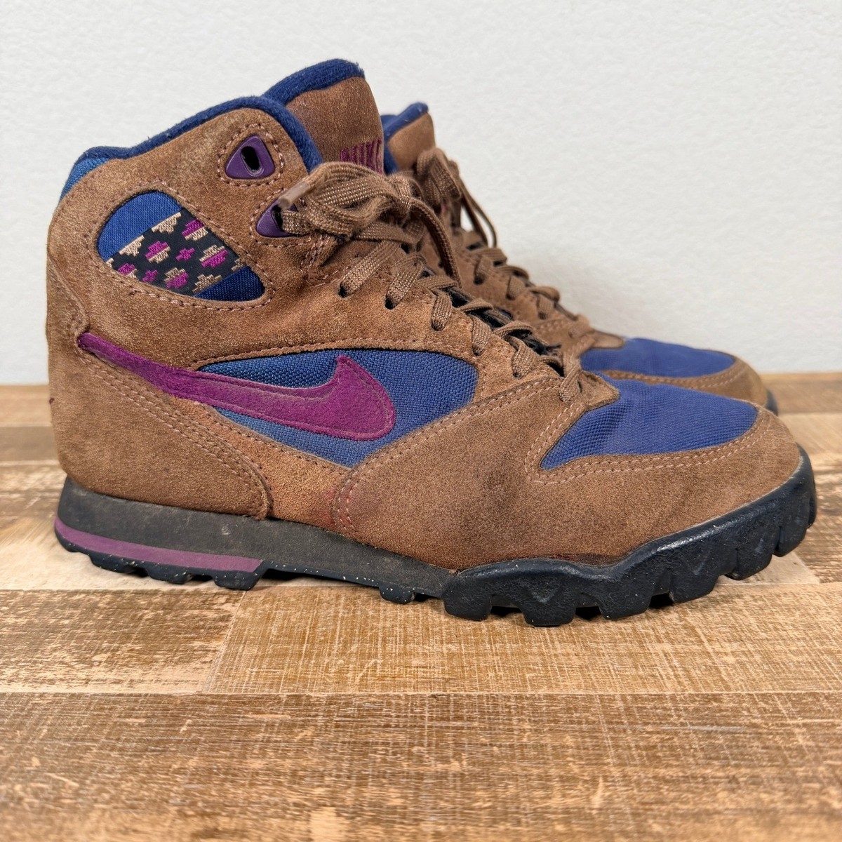 Vintage Nike ACG Caldera Hiking Boots Womens 7 Brown Blue Purple 