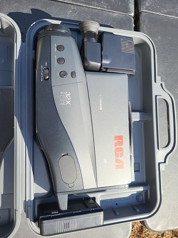 Vintage RCA DSP3 VHS Analog Camcorder w/Accessories (For Parts/Repair), 32X Zoom