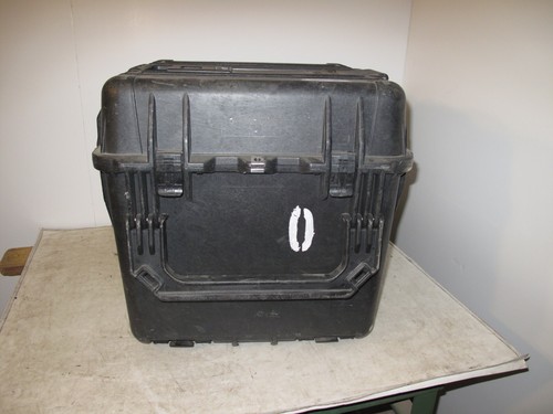 Pelican Protector 0340 Case 21x21x19 OD 19x19x12 ID Wheel Plates Pull Out Handle - Picture 5 of 12