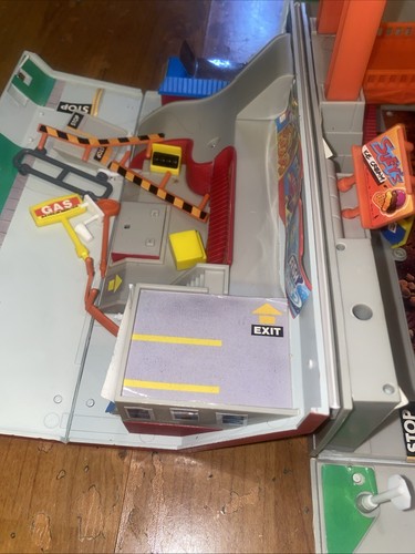 Micro Machines Super City Toolbox Playset w/Box and Instructions - Galoob 1988 - Picture 18 of 20
