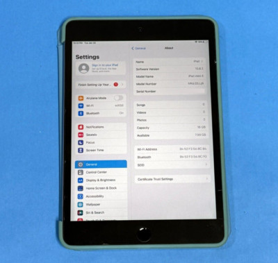 Apple iPad Mini 4th. Gen. 16GB, Wi-Fi. Screen has hairline crap and small chip