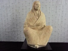AUSTIN PRODUCTION INC. 1983 NATIVE WOMAN FIGURINE W/ ARTIST MARSHALL SIGNATURE 